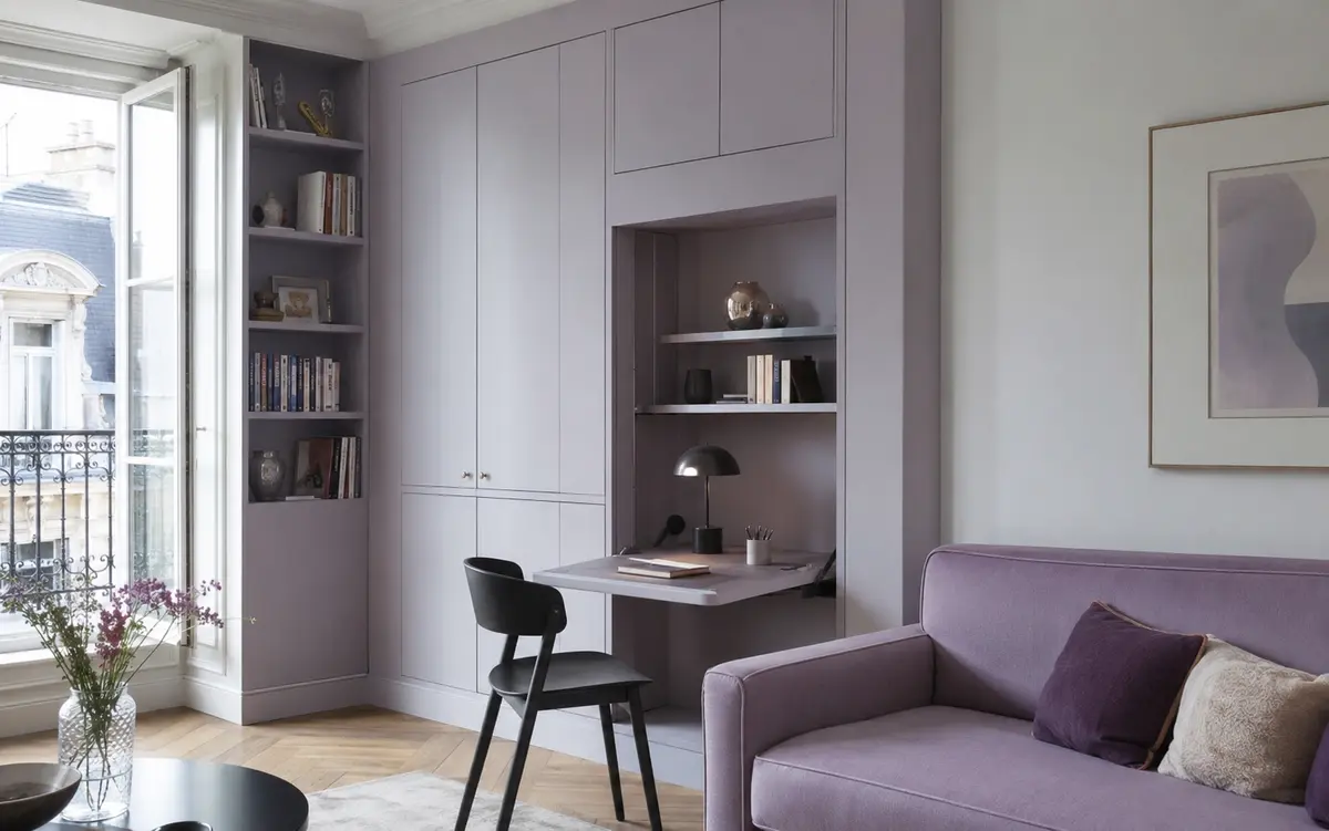 Bureau discret intégré au salon