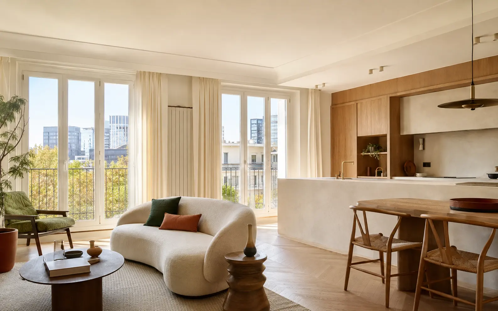 Appartement r&eacute;nov&eacute; dans les Hauts-de-Seine avec vue urbaine et menuiseries sur mesure