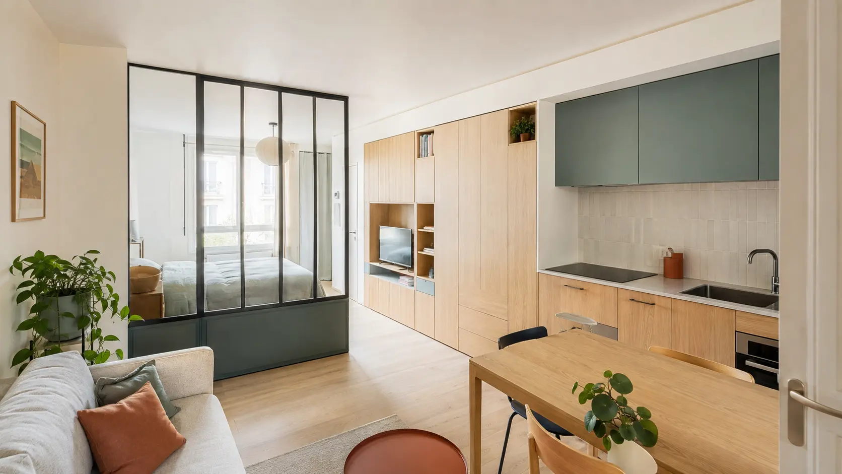 Petit appartement sur cour optimisé à Place des Fêtes