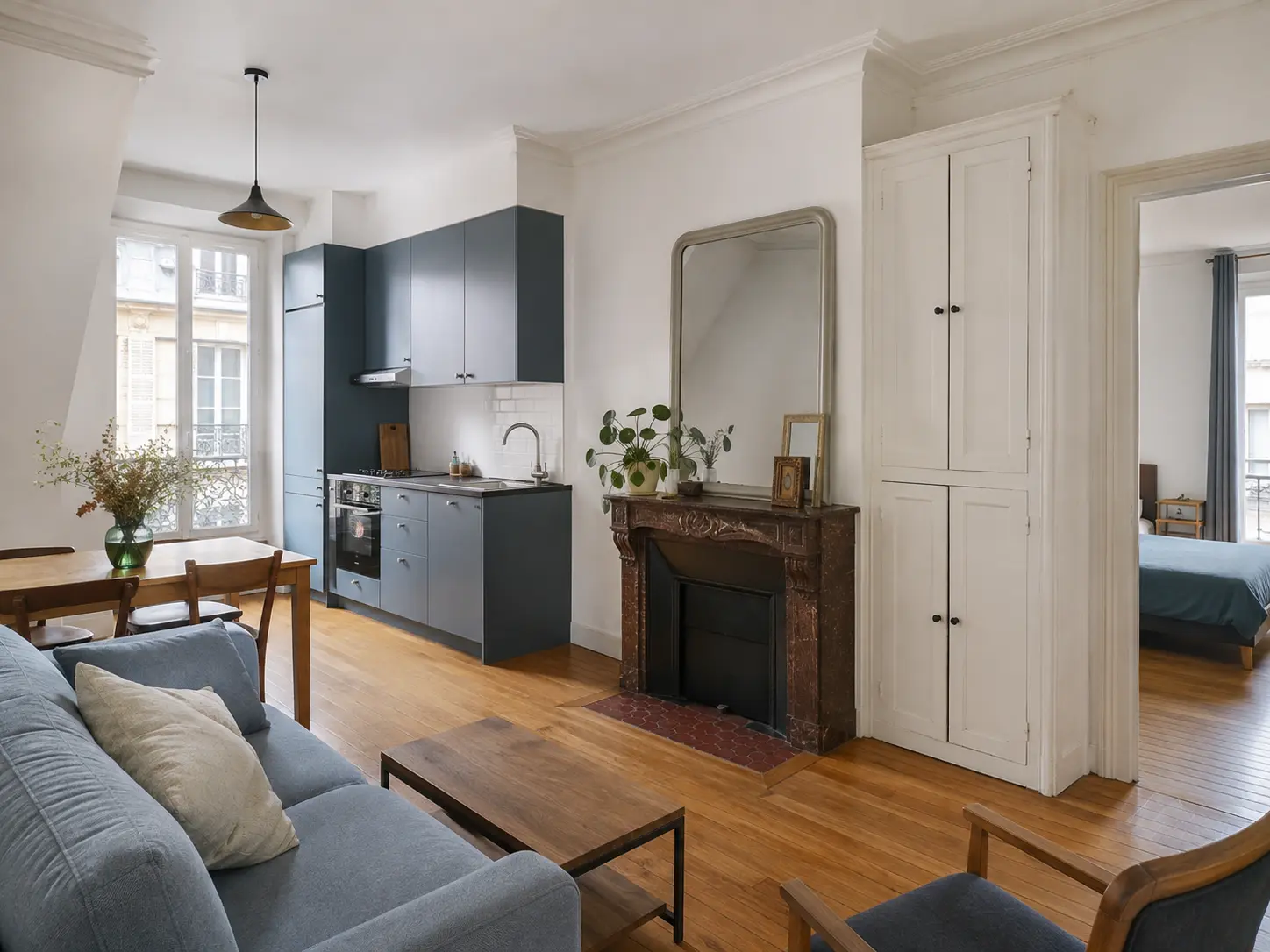 Illustration d&rsquo;un appartement ancien r&eacute;nov&eacute; pour la location en conservant parquet et chemin&eacute;e